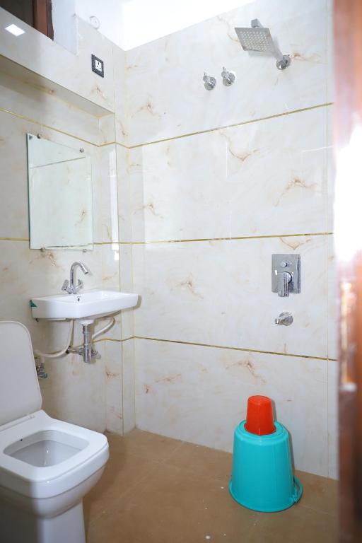 Koupelna v ubytování Hotel Green Apple BAREILLY