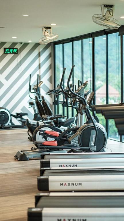 Fitness centrum a/nebo fitness zařízení v ubytování Квартира 1спальня CitygateKamala D508 IBG Property