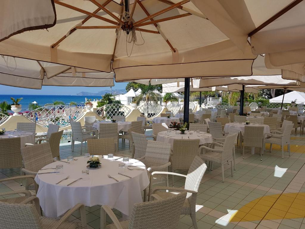 Restaurace v ubytování Hotel La Playa
