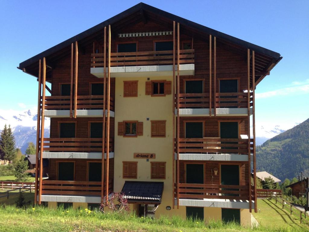 Afbeelding uit fotogalerij van Apartment in La Tzoumaz near Ski Slopes in La Tzoumaz