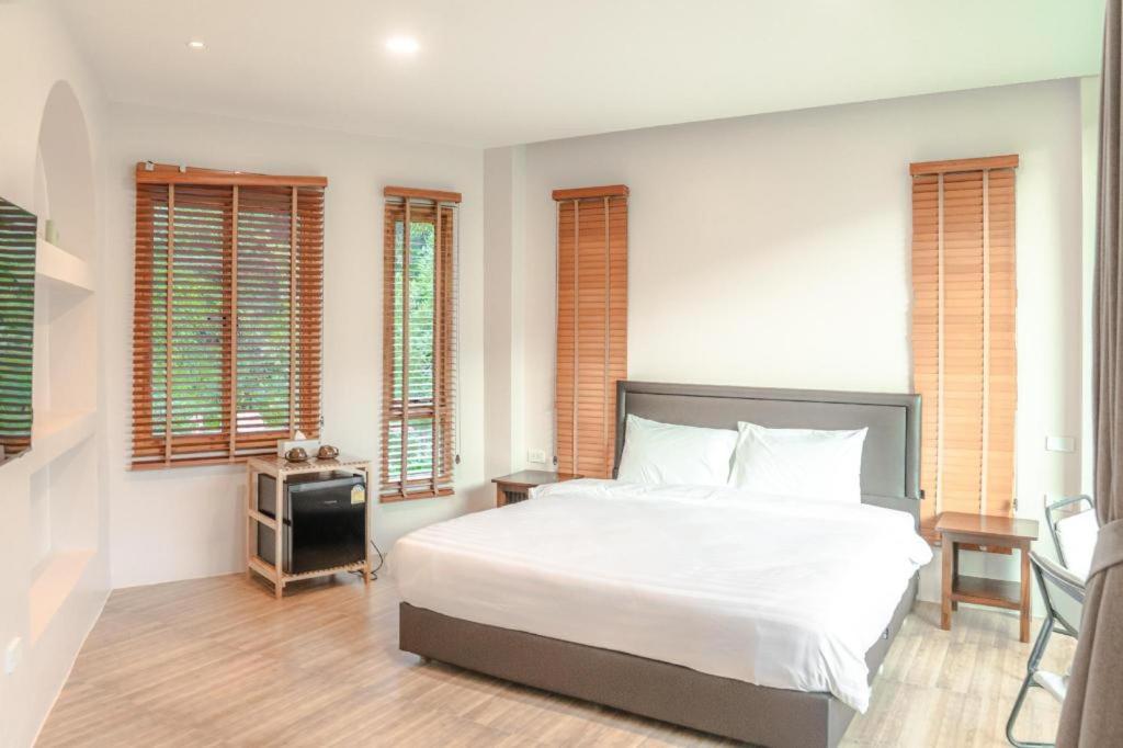 Una cama o camas en una habitación de EL Cabin Villa Khaoyai