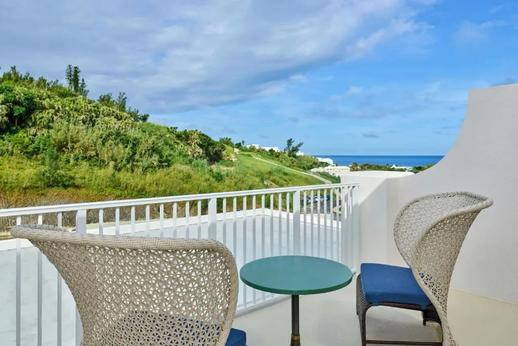 Limited View, Guest room, 1 King, Balcony