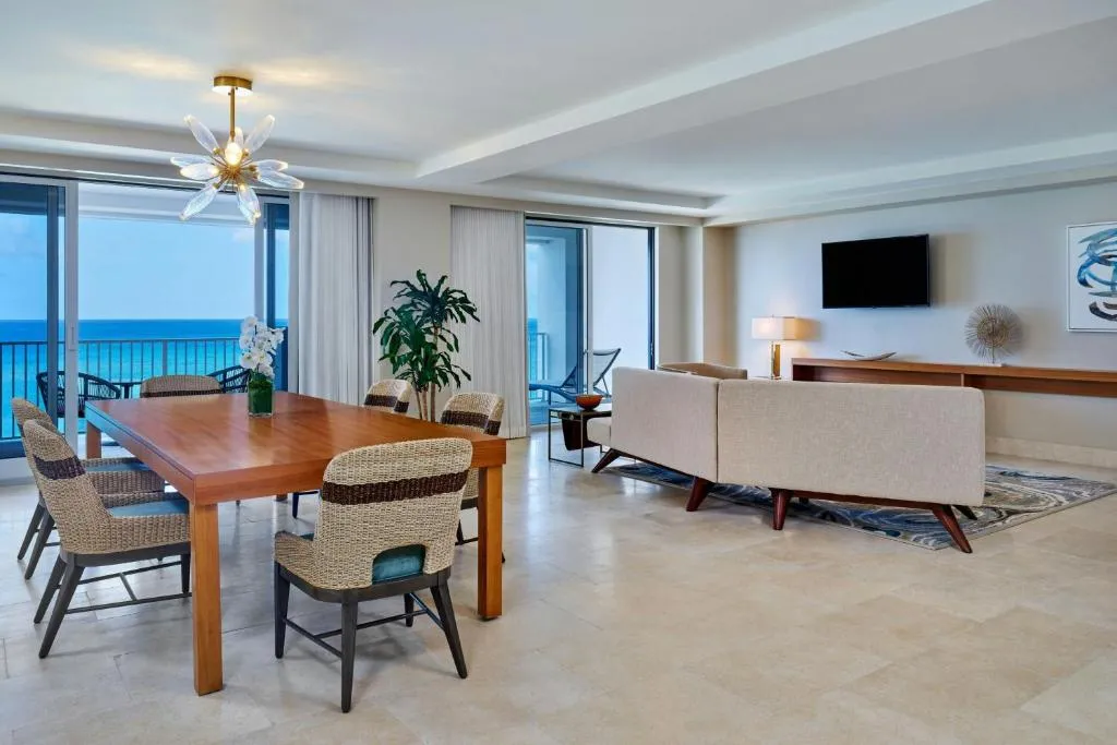 Caroline Astor Suite, 1 Bedroom Suite, 1 King, Oceanfront, Balcony