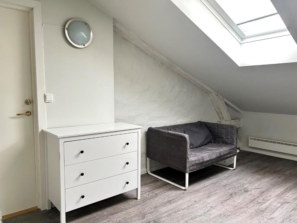 Posezení v ubytování Single-bed rooms in Central located apartment in Trondheim