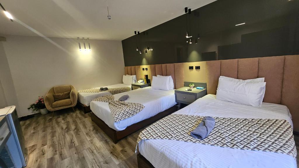 Aura Garden City Hotel - 10