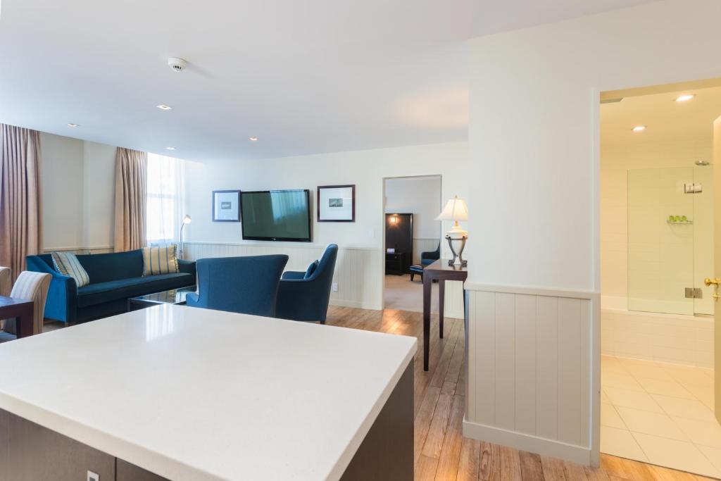 
Executive Suite with Two King Beds
