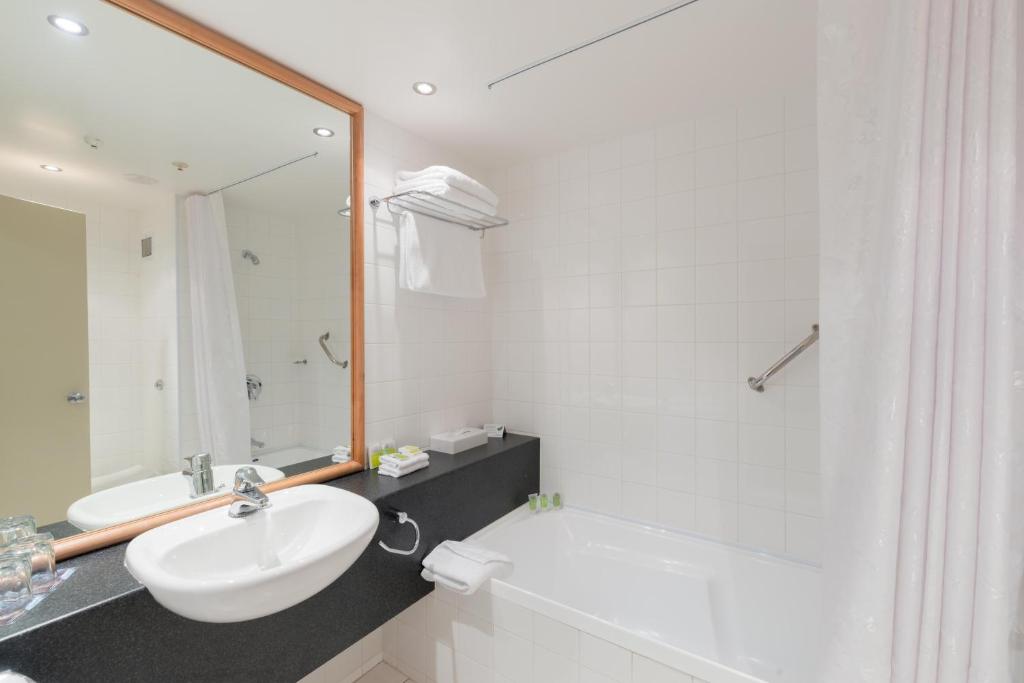 
Superior Interconnecting Room
