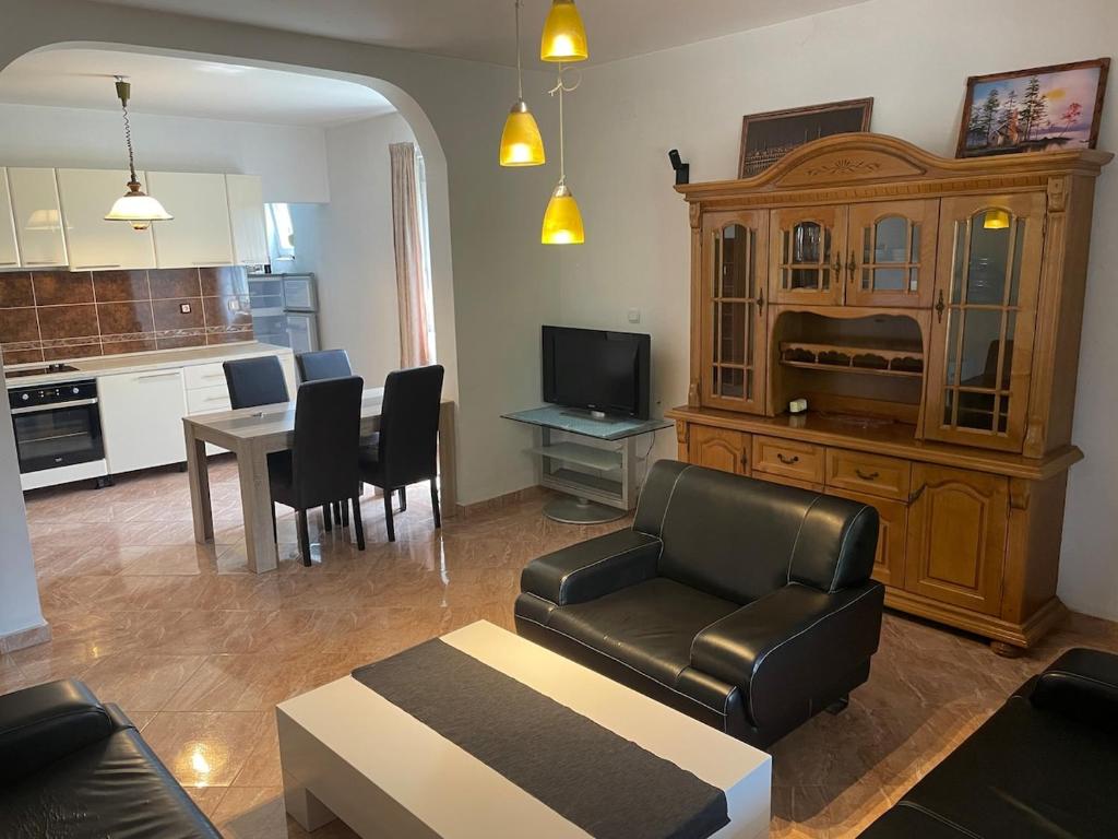 Imagine din galeria proprietății Family house în Bar