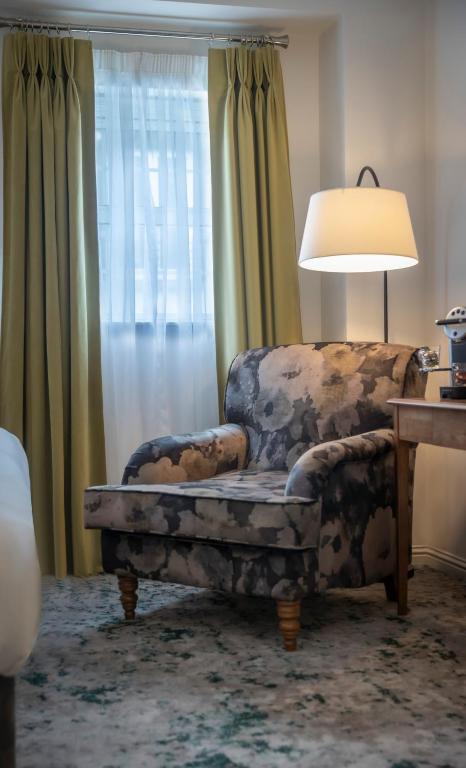 Posezení v ubytování The House Hotel, an Ascend Hotel Collection Member