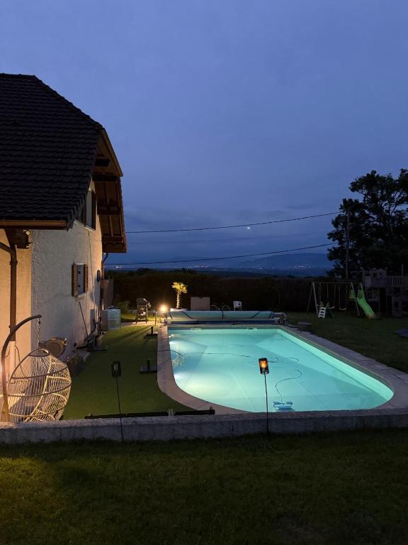 Photo de la galerie de l'établissement Superbe Villa proche de Genève !, à Collonges