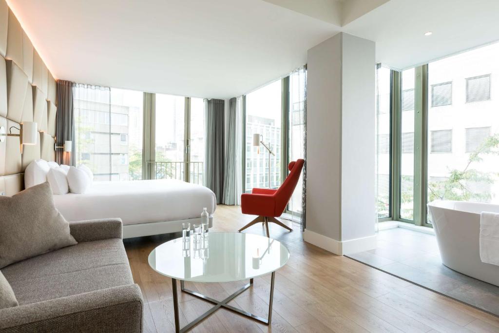 NH Collection Eindhoven Centre - Resim 3