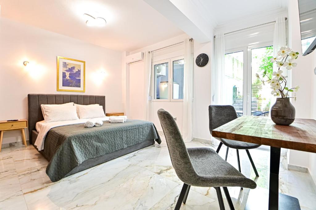Acropolis Luxurious Apartment 100 Mbps Metro Garden