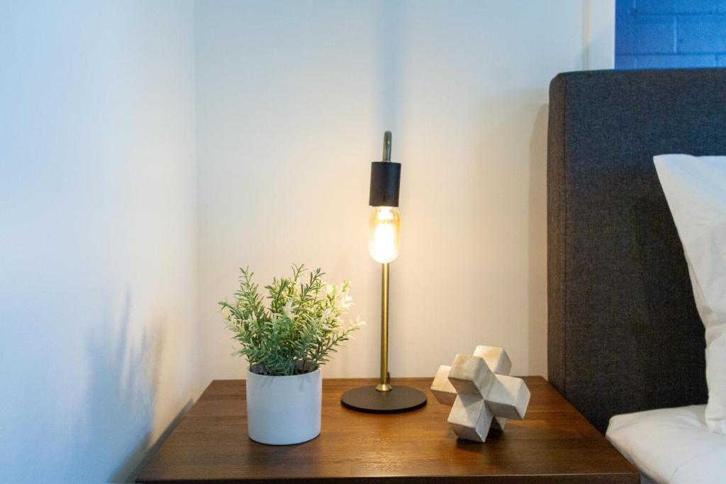 Upper floor studio 1 bed 1 bath with sofa bed - Resim 19