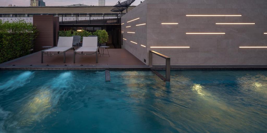 Bazén v ubytování PASSA Hotel Bangkok nebo v jeho okolí