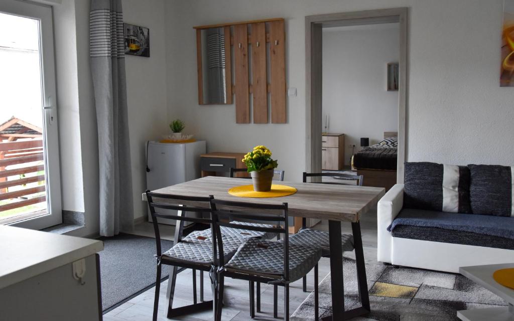 A seating area at Apartmán u Braňa