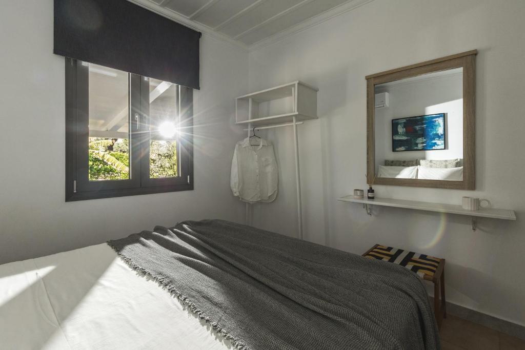 Ein Bett oder Betten in einem Zimmer der Unterkunft Binios Villa - private pool, walking distance from the Beach