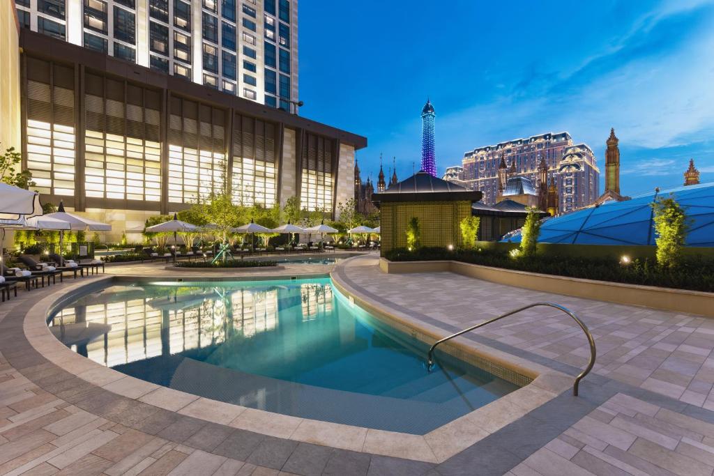 Bazén v ubytování Londoner Grand, a Luxury Collection Hotel, Macau nebo v jeho okolí