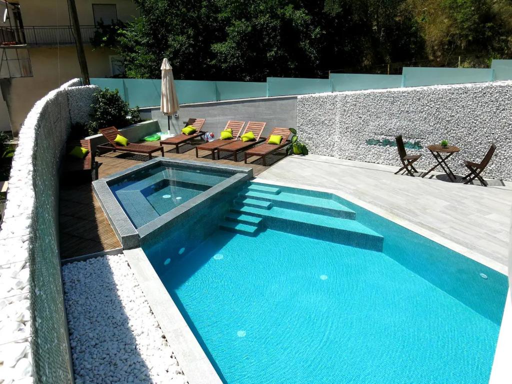 Πισίνα στο ή κοντά στο Luxury apartment Lara shared pool