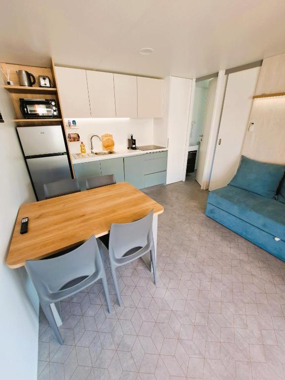Kuchyňa alebo kuchynka v ubytovaní MobileHome - Camp Dalmata