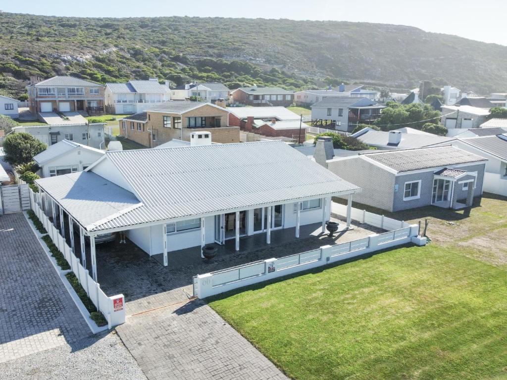 an aerial view of a house with a yard at Simplicity 2 in Agulhas