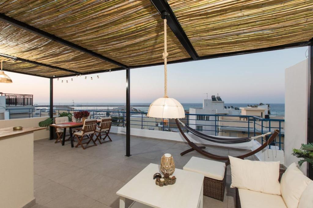 Balkón alebo terasa v ubytovaní Areti Seaview Residence