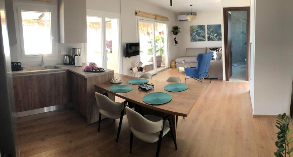 Kuchyňa alebo kuchynka v ubytovaní Areti Seaview Residence