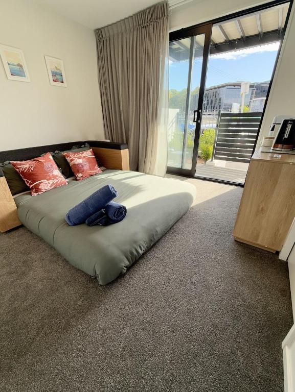 Convenient 1Bed Studio with Ensuite By Hagley Park