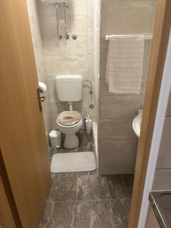 Kúpeľňa v ubytovaní Apartment & Studio Vrdoljak