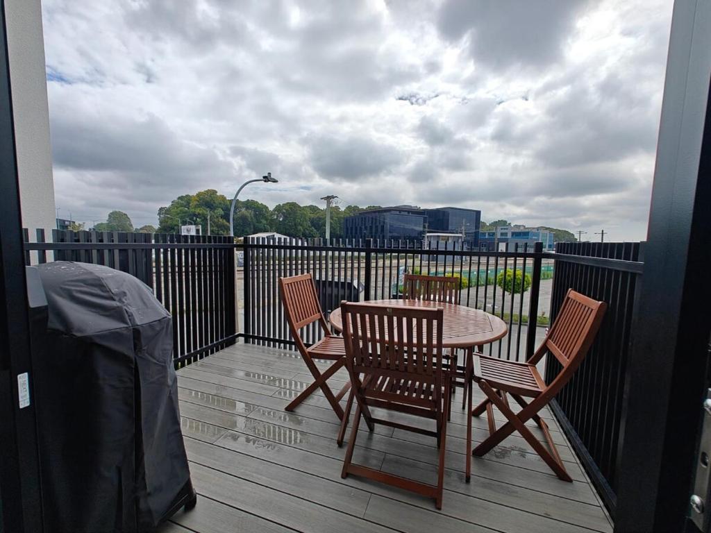 Balkoni atau teres di Luxury 3 Bed Townhouse By Hagley Park With Garage