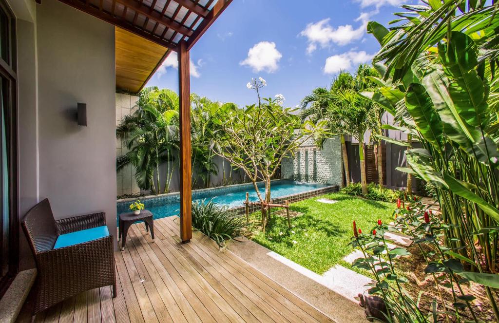 Bazén v ubytování VILLA EMERE | Private Pool | Onyx Villas by Tropiclook | Naiharn beach nebo v jeho okolí