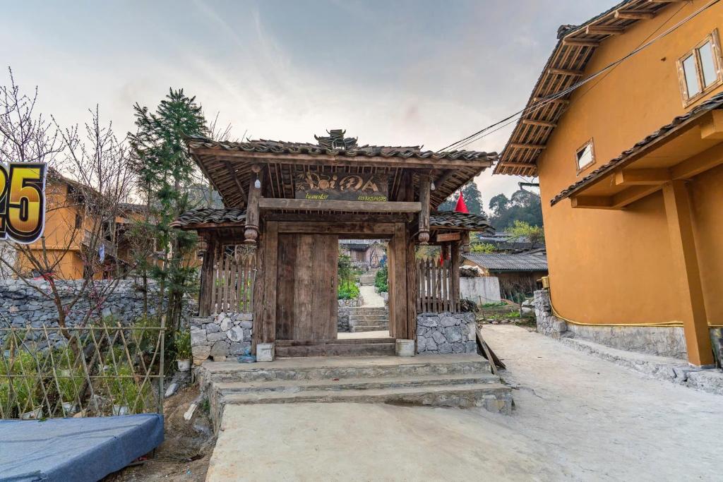 Το κτήριο όπου στεγάζεται  το δωμάτιο σε οικογενειακή κατοικία