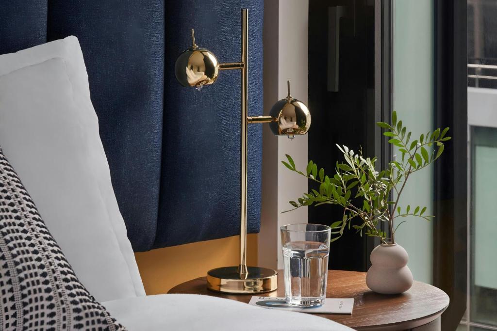 Posezení v ubytování Sonder by Marriott Bonvoy Britain Quay Apartments Grand Canal Square