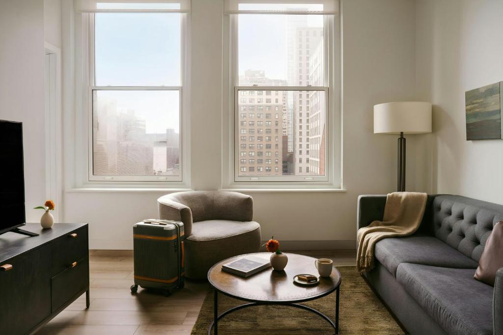 Posezení v ubytování Sonder by Marriott Bonvoy The Witherspoon Apartments Center City