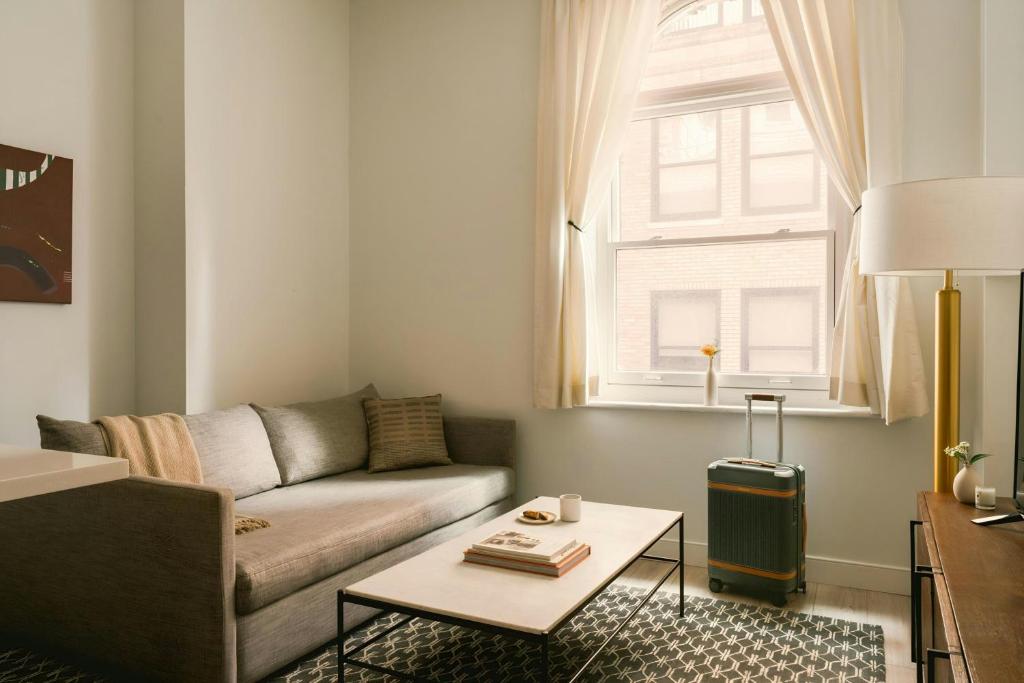 Posezení v ubytování Sonder by Marriott Bonvoy The Witherspoon Apartments Center City