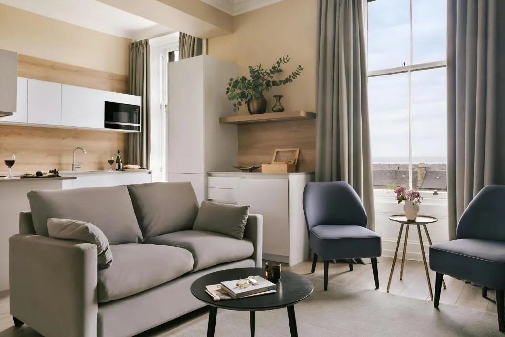 Thistle Suites Royal Garden