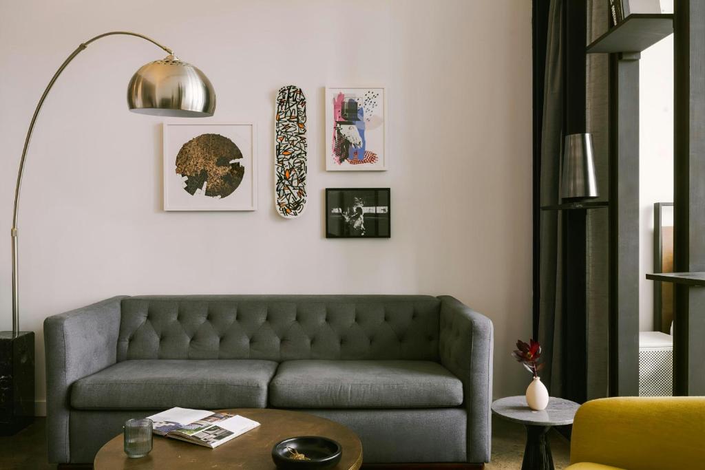 Posezení v ubytování Sonder by Marriott Bonvoy The Heid Apartments Loft District