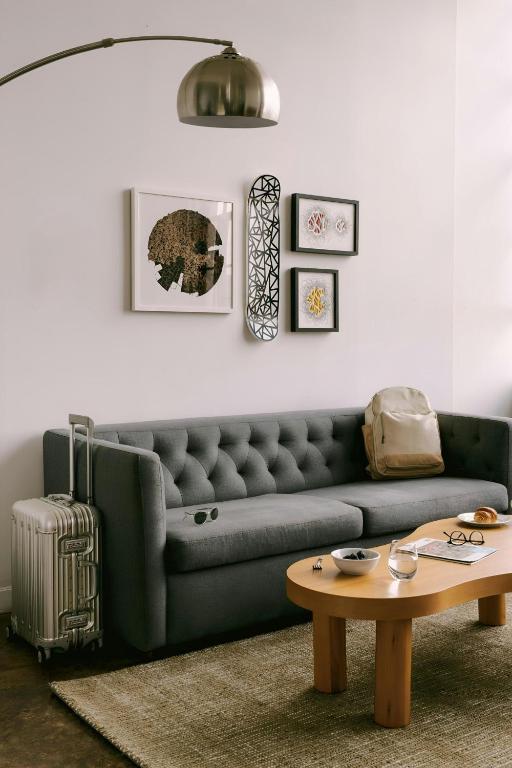 Posezení v ubytování Sonder by Marriott Bonvoy The Heid Apartments Loft District