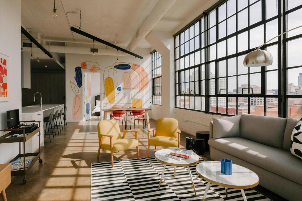 Posezení v ubytování Sonder by Marriott Bonvoy The Heid Apartments Loft District