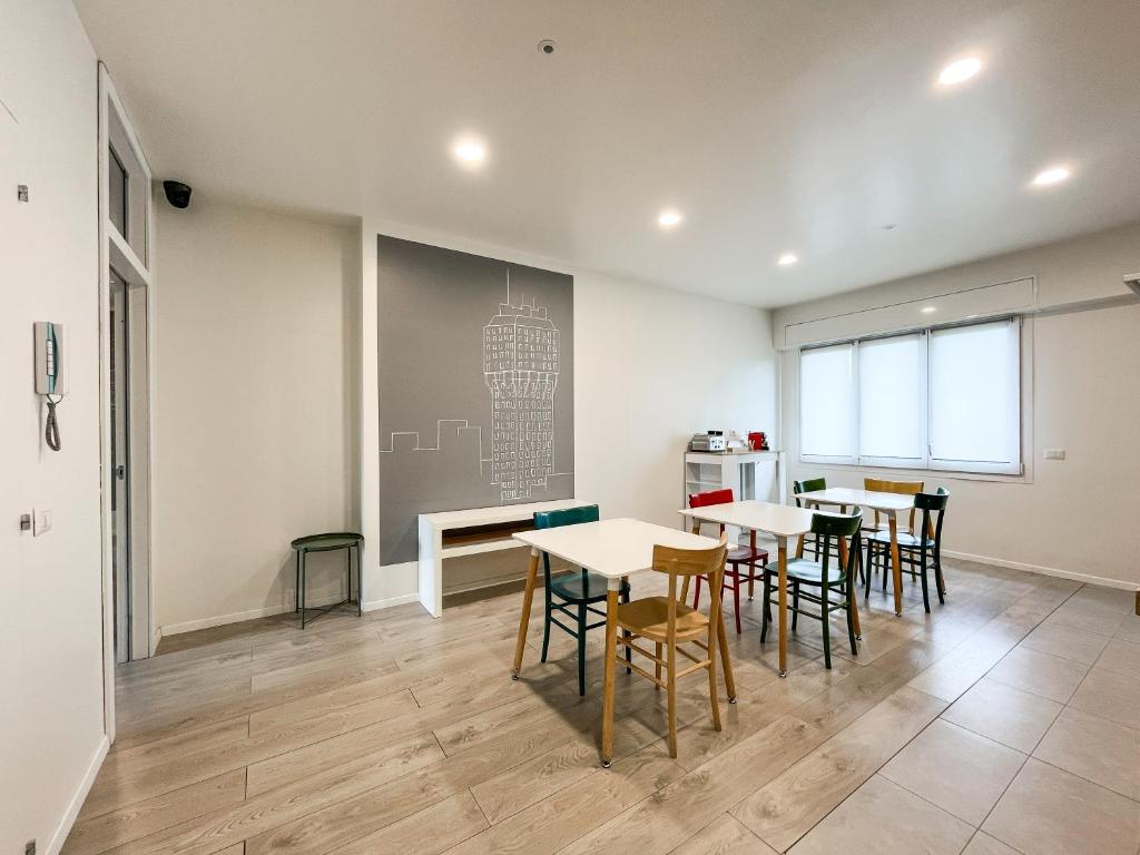 Kuchyň nebo kuchyňský kout v ubytování RRRapido Colorful Rooms - Assago