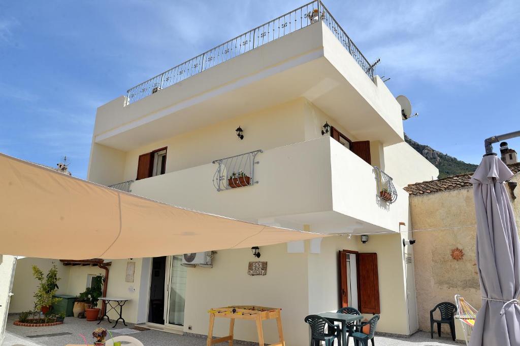 Balkón nebo terasa v ubytování B&B S'Incontru