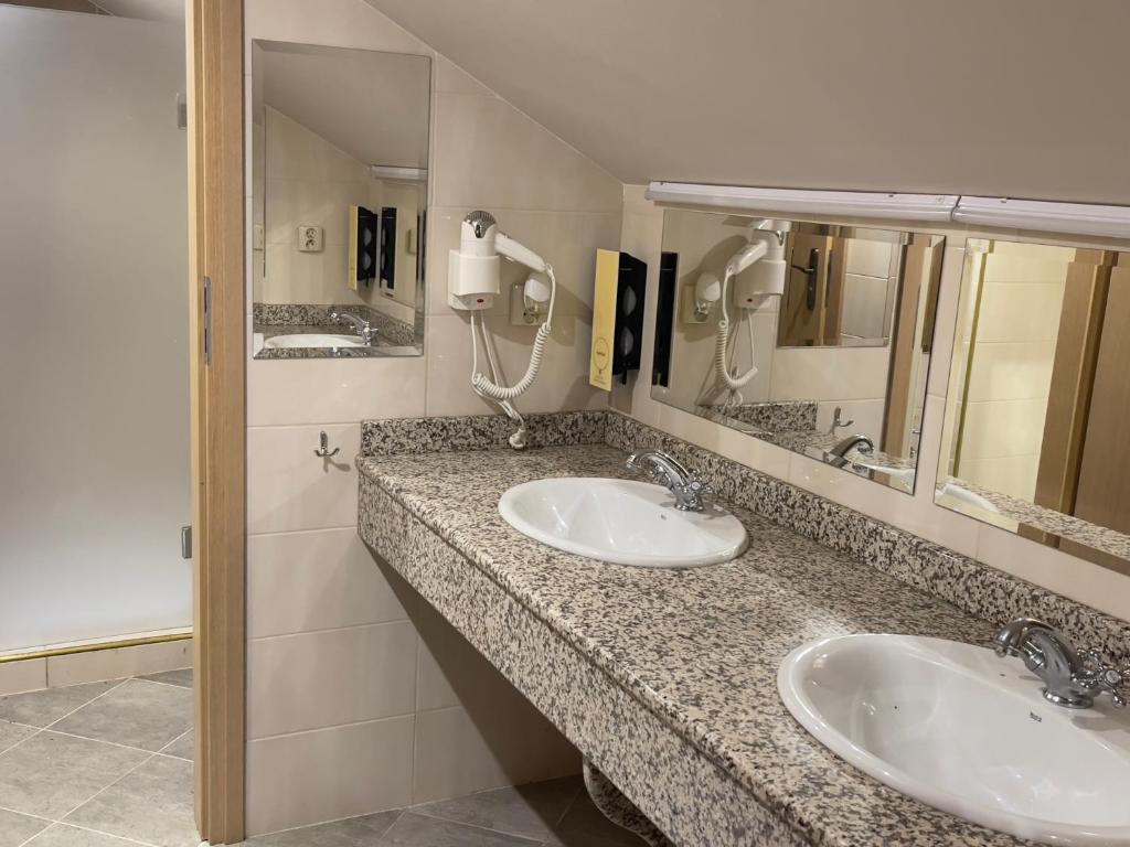 JK Dwór Grabowszczyzna - Economy Quadruple Room