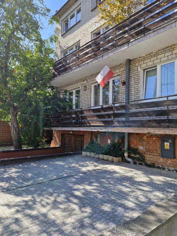 Budynek, w którym mieści się apartament