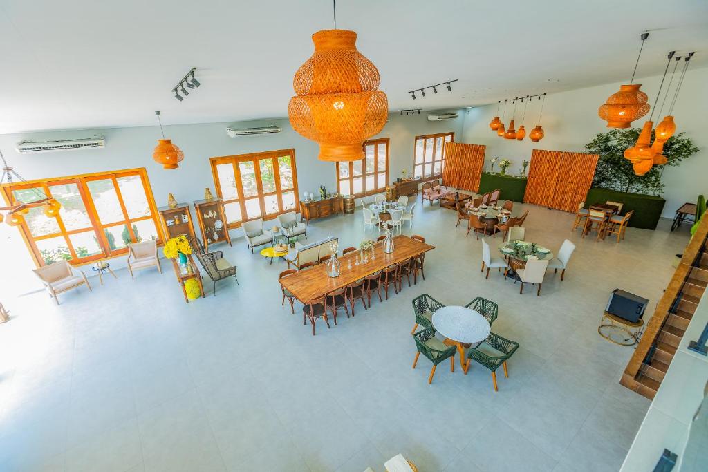 Restaurace v ubytování Villa dos Parikas Pousada