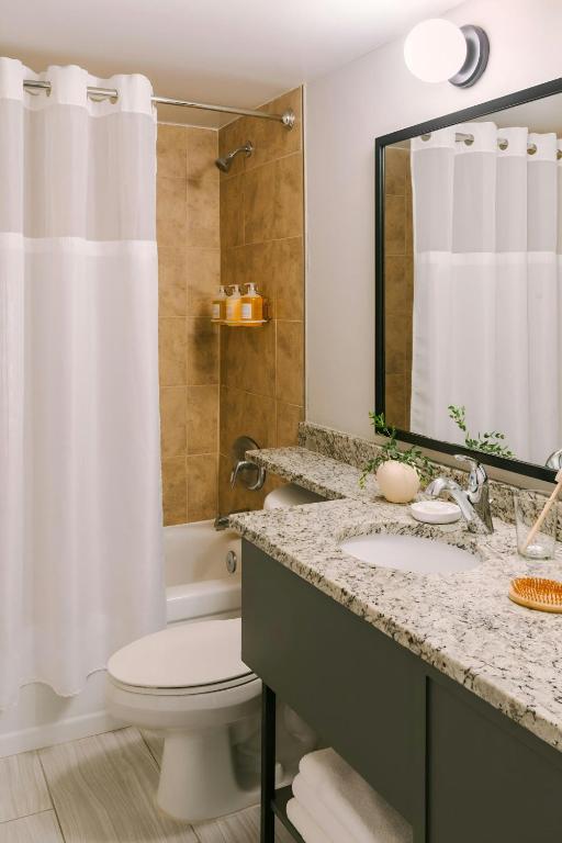 Un baño de Sonder by Marriott Bonvoy Georgetown C&O Apartments Georgetown