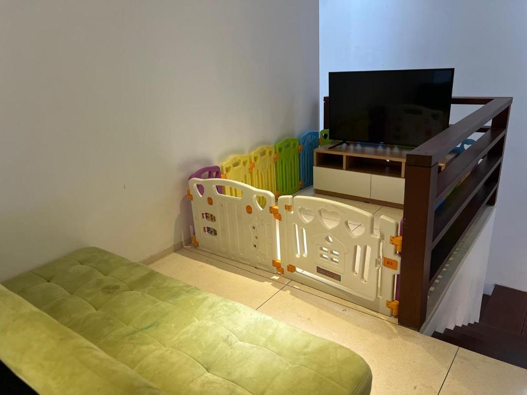 TV a/nebo společenská místnost v ubytování Villa Vanna - Lombok