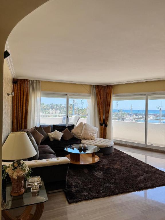 Lujoso Atico Dúplex En Puerto Marina