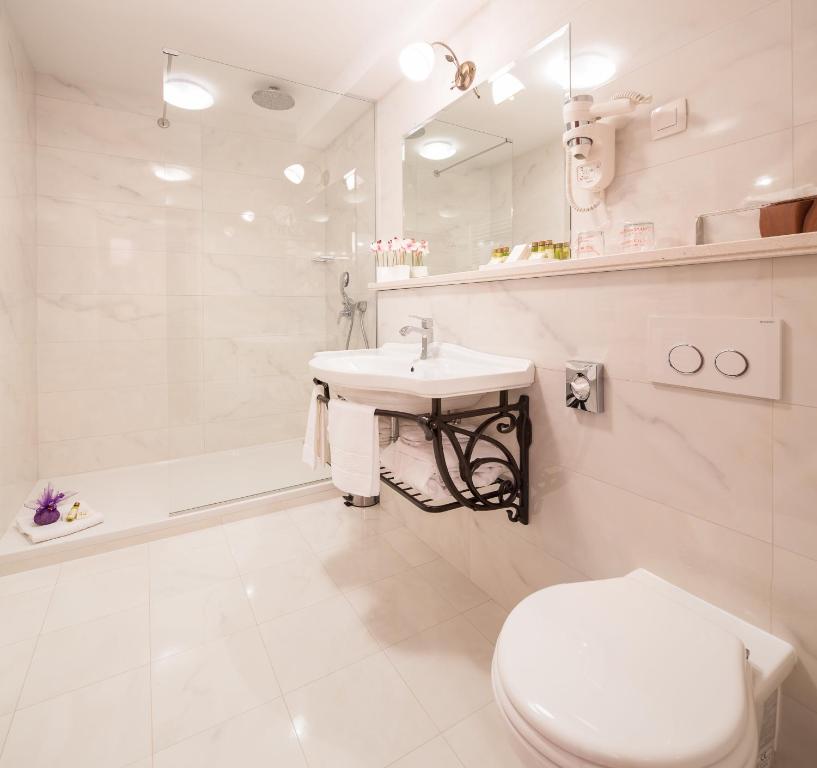 Priska Heritage Rooms - 10