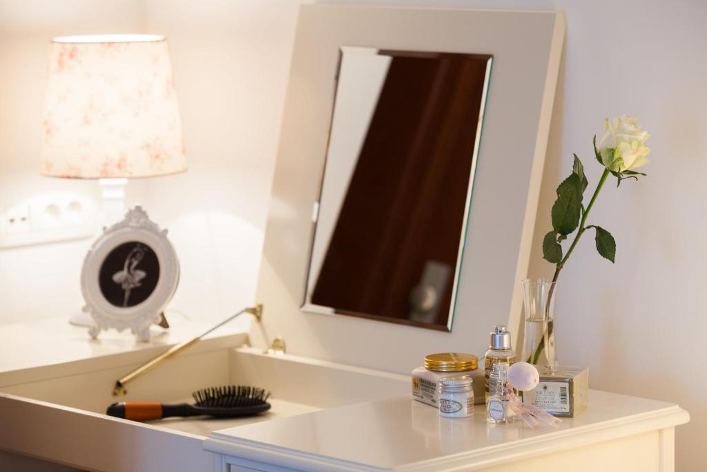 Priska Heritage Rooms - 9