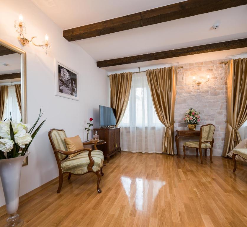 Priska Heritage Rooms - 5