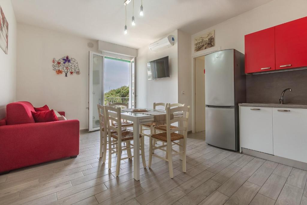 Kuchyň nebo kuchyňský kout v ubytování Lido degli Estensi Seaview Apartment